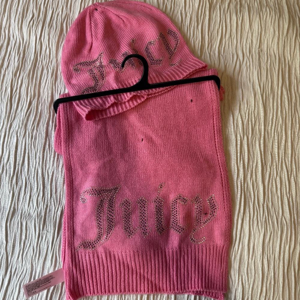 NWOT Juicy Couture Hat and Scarf Set